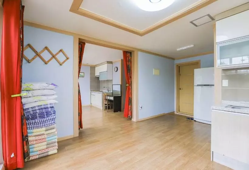 Beach Gallery Pension