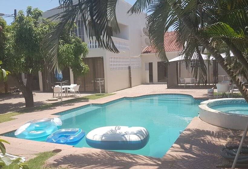 酒店 Gardens Lodge