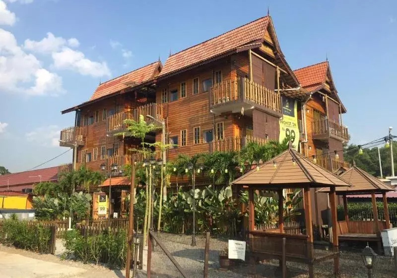 Hotelli Kampong Pinang Sebatang