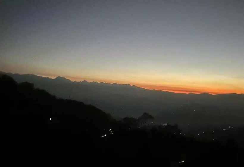 هتل Nagarkot Holiday Inn