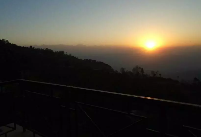 هتل Nagarkot Holiday Inn