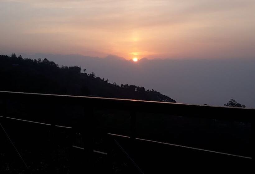 هتل Nagarkot Holiday Inn