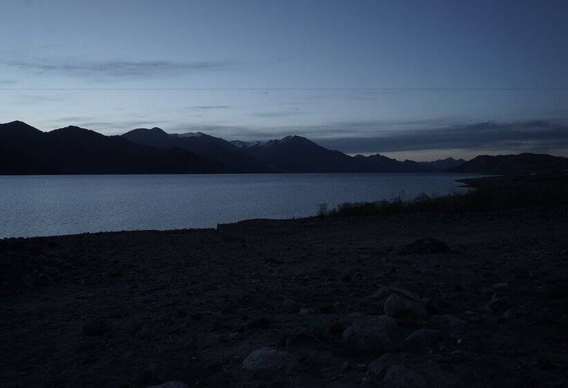فندق Pangong Holiday Cottages