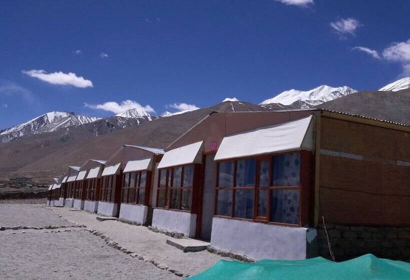 فندق Pangong Holiday Cottages
