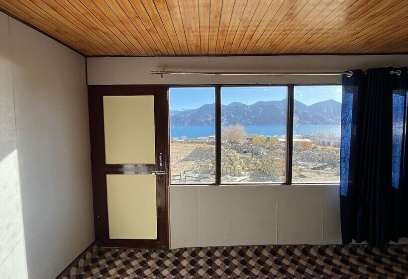 فندق Pangong Holiday Cottages