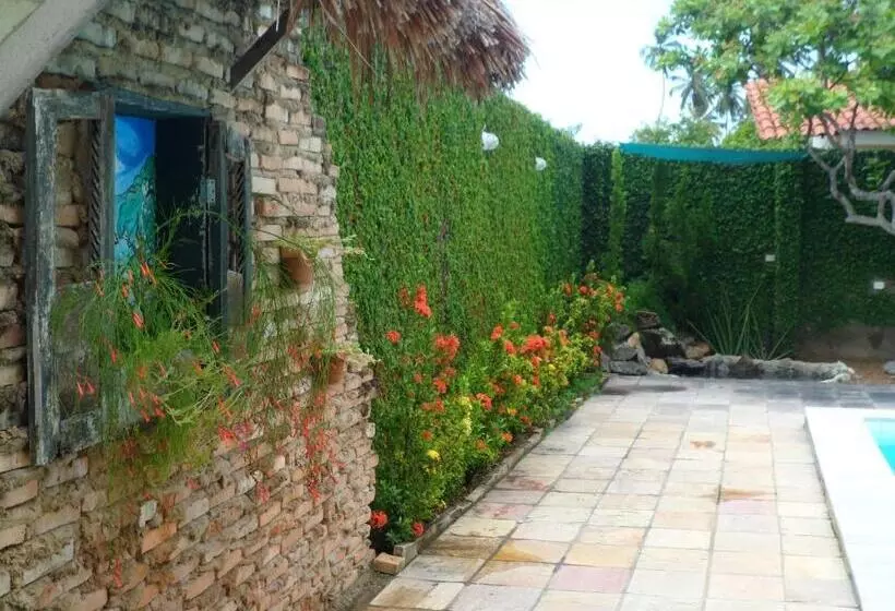 Hotelli Pousada Dos Cajueiros