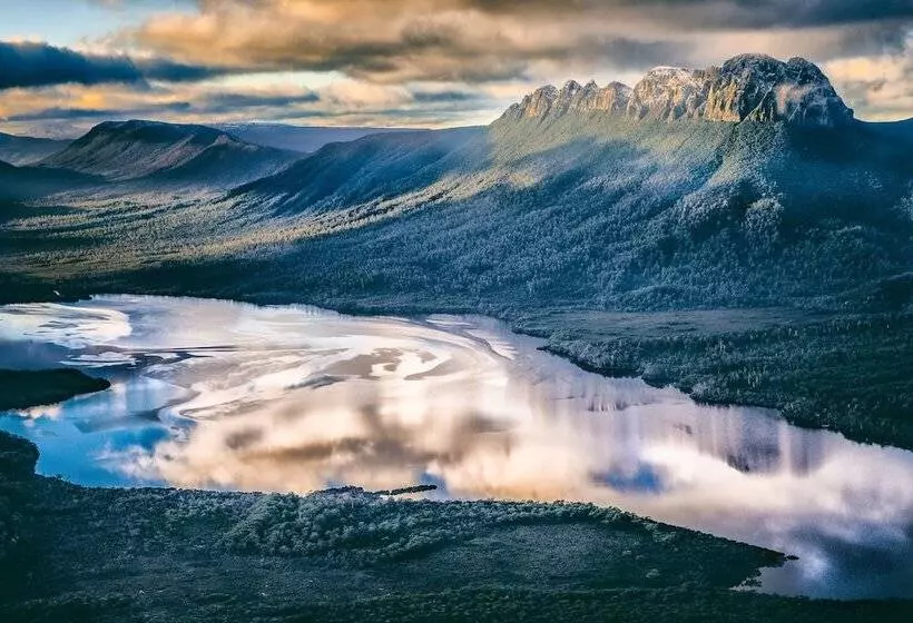 Hotelli Southwest Wilderness Camp   Tasmania