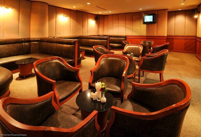 בית מלון כפרי The Royal Chiang Mai Golf Resort