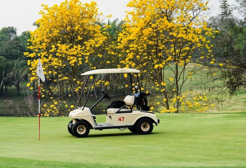 בית מלון כפרי The Royal Chiang Mai Golf Resort