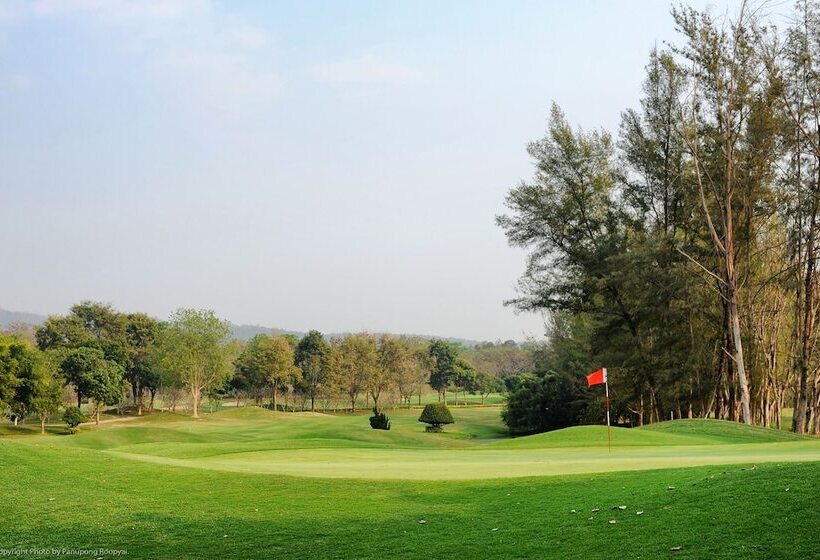 בית מלון כפרי The Royal Chiang Mai Golf Resort