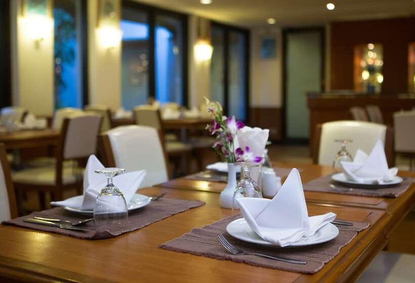 בית מלון כפרי The Royal Chiang Mai Golf Resort