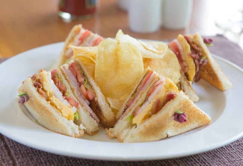 בית מלון כפרי The Royal Chiang Mai Golf Resort