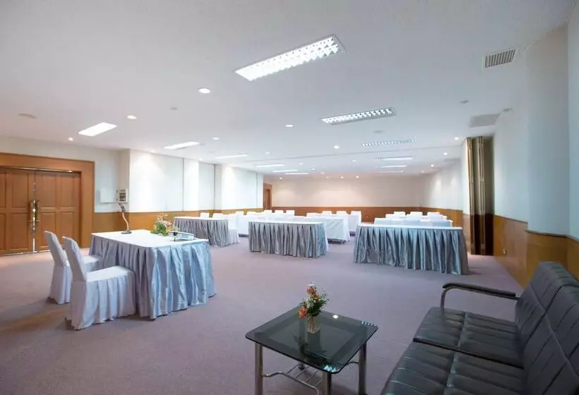 Hotelli The Royal Chiang Mai Golf Resort