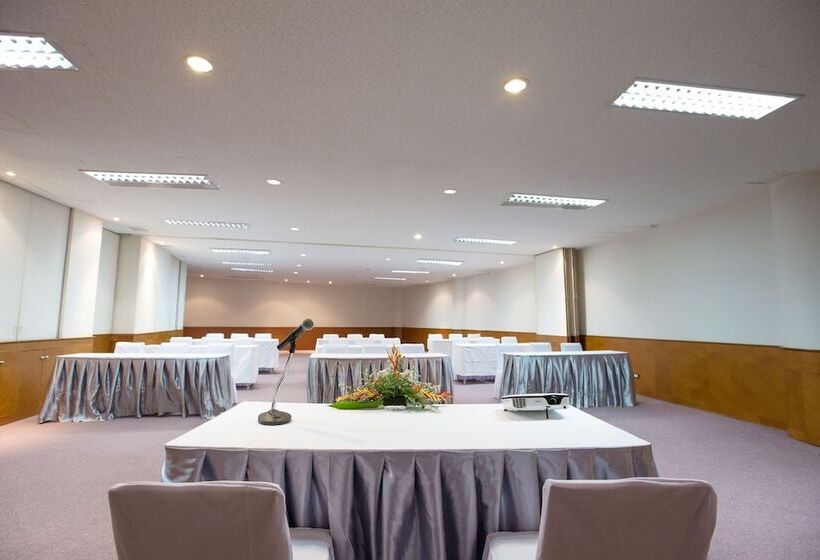 בית מלון כפרי The Royal Chiang Mai Golf Resort