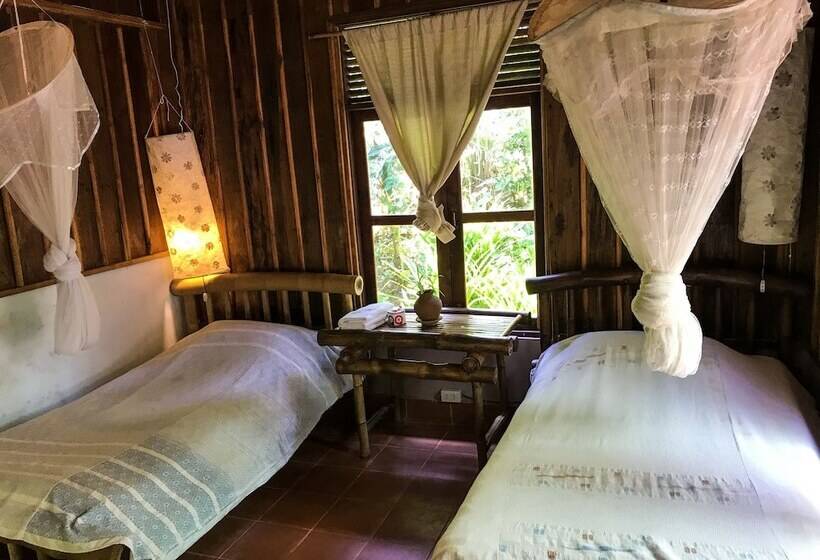 Отель Vanvisa At The Falls