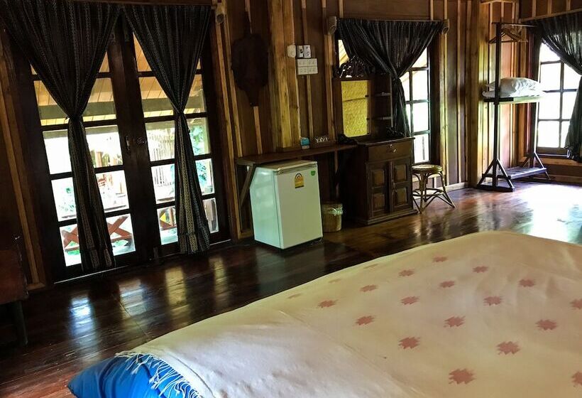 Отель Vanvisa At The Falls