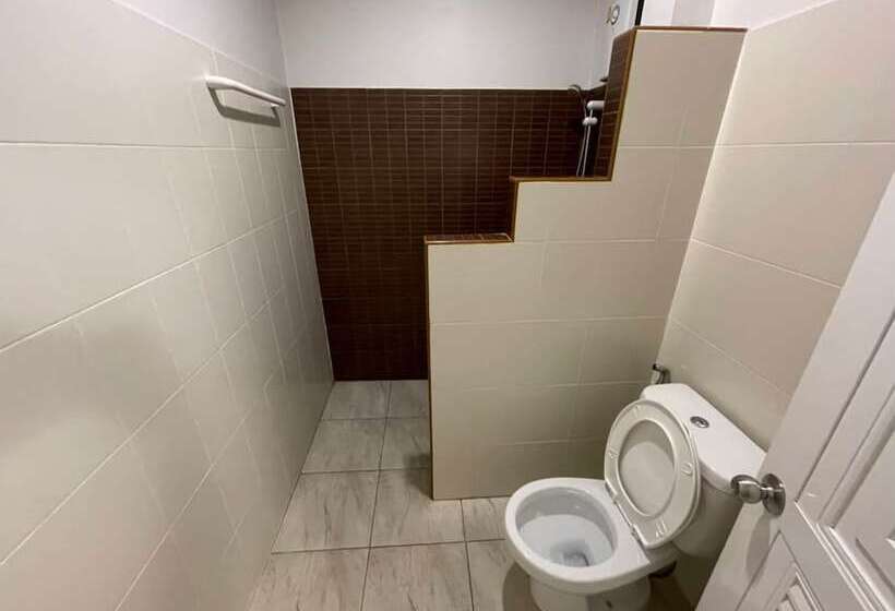 펜션 Baanchansamut Homestay