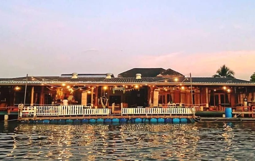 펜션 Baanchansamut Homestay