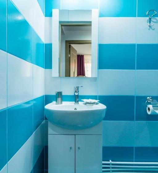 پانسیون Casa Dinii