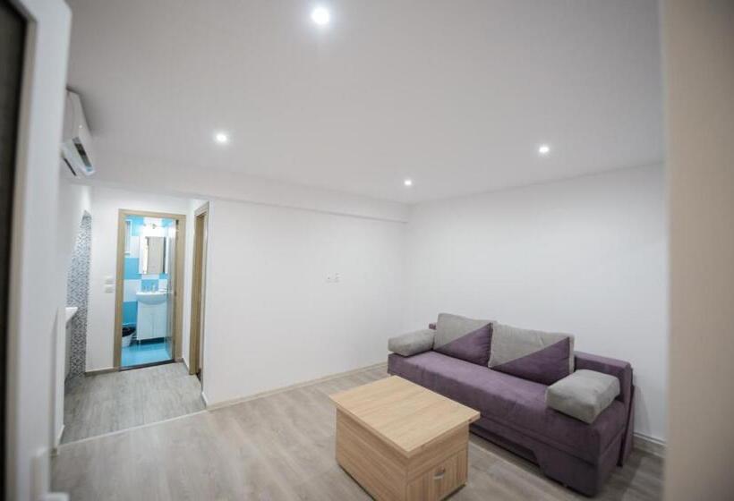 پانسیون Casa Dinii