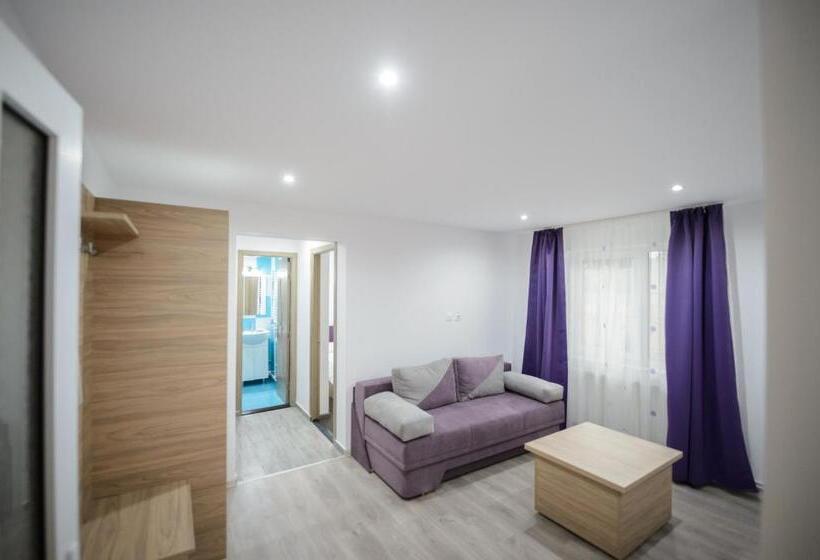 پانسیون Casa Dinii