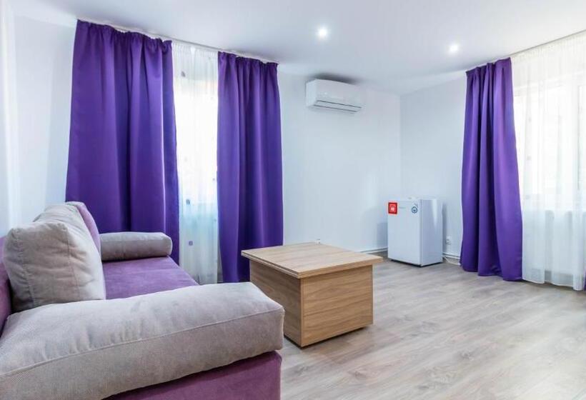 پانسیون Casa Dinii