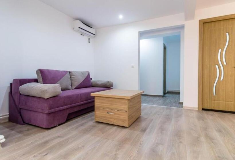 پانسیون Casa Dinii