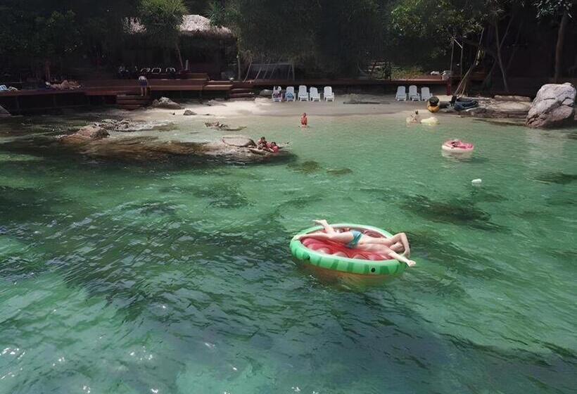 پانسیون Decho Beach Resort