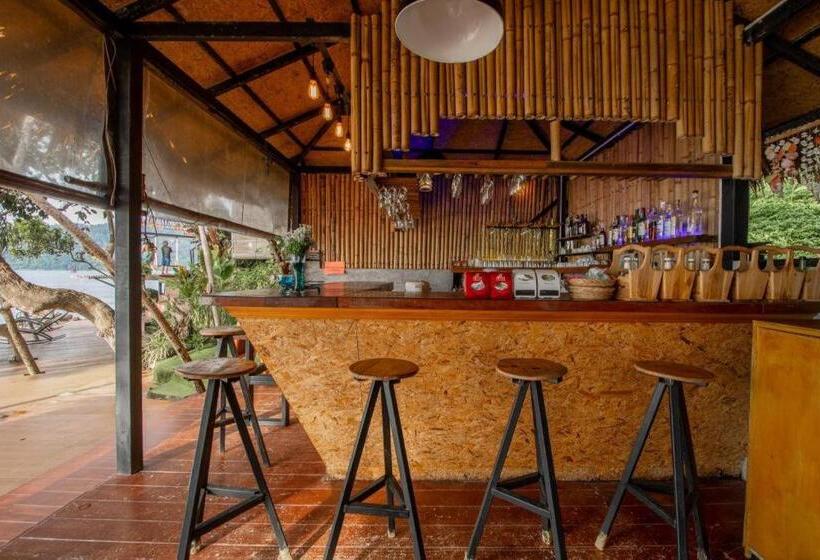 پانسیون Decho Beach Resort