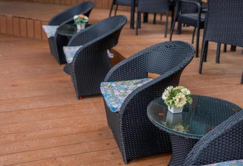 پانسیون Decho Beach Resort