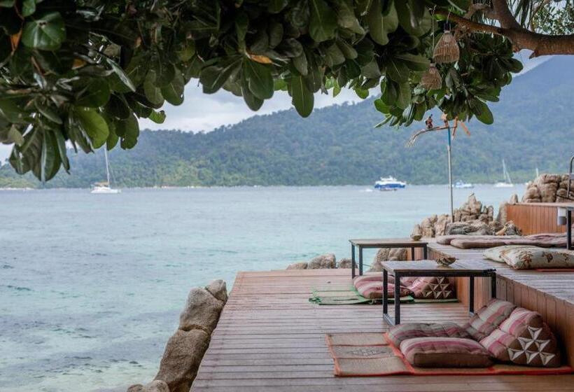 پانسیون Decho Beach Resort