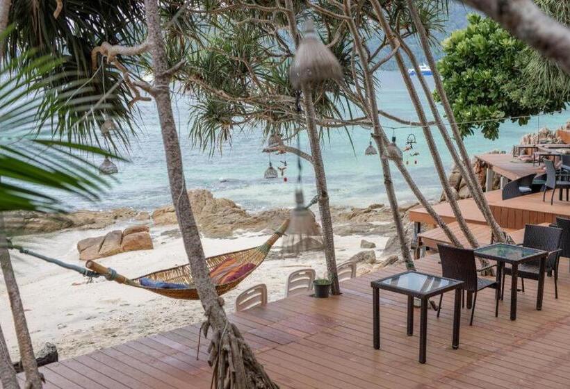 پانسیون Decho Beach Resort