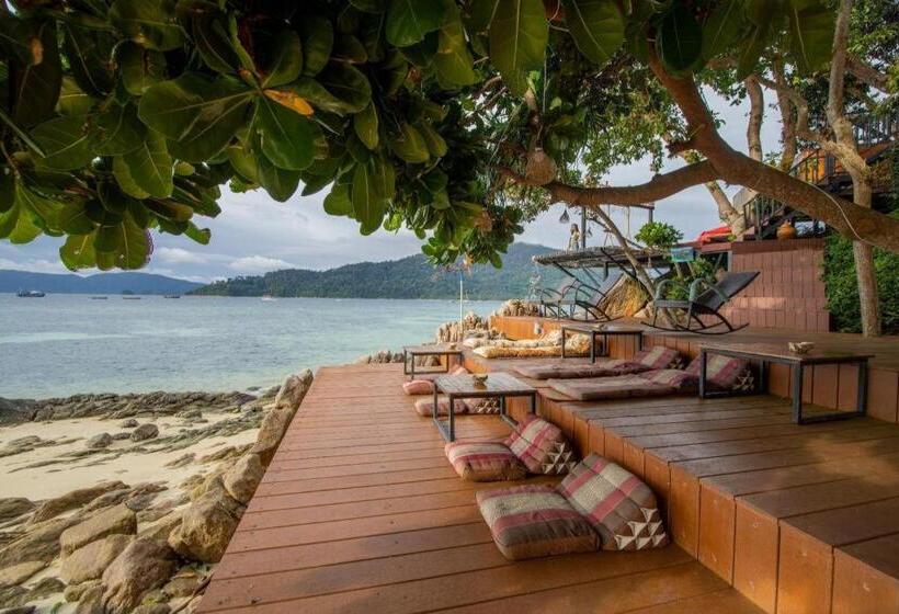 پانسیون Decho Beach Resort