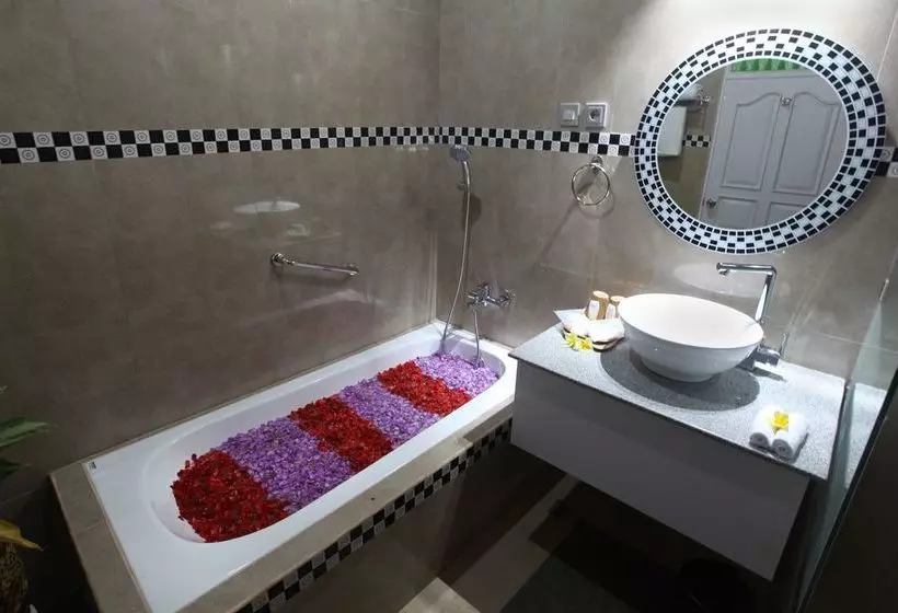 ペンション Griya Valud