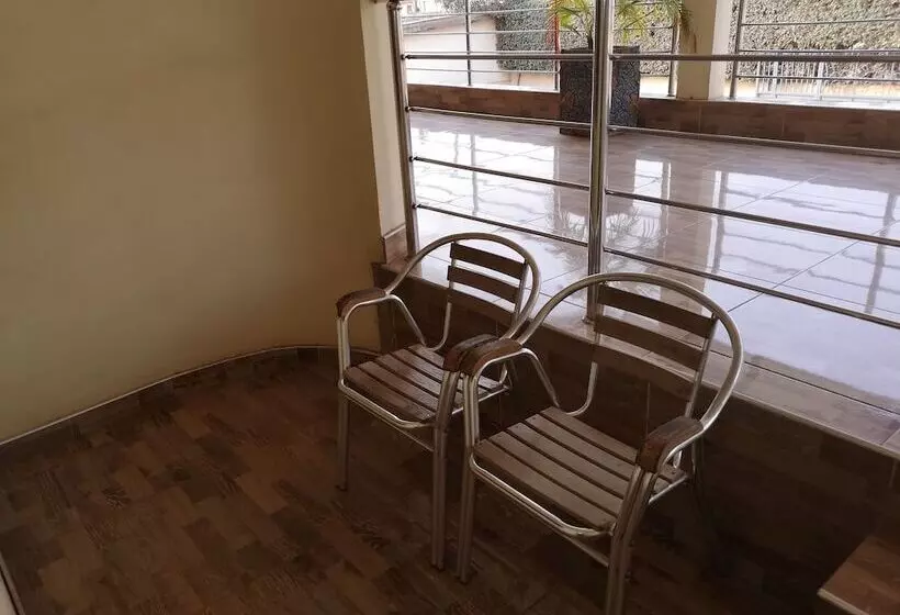 ペンション The Golden Apple Guest House
