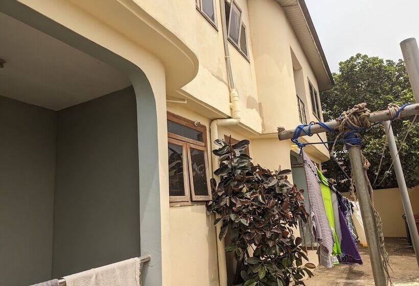 Pansiyon The Golden Apple Guest House