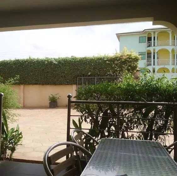 ペンション The Golden Apple Guest House