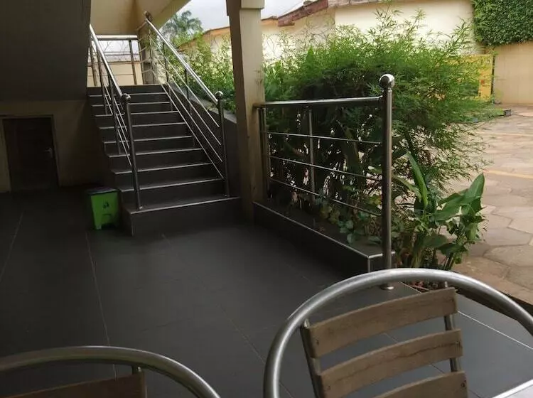ペンション The Golden Apple Guest House