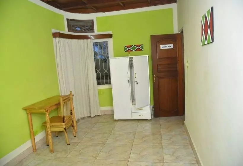 تختخواب و صبحانه Tea House Kigali