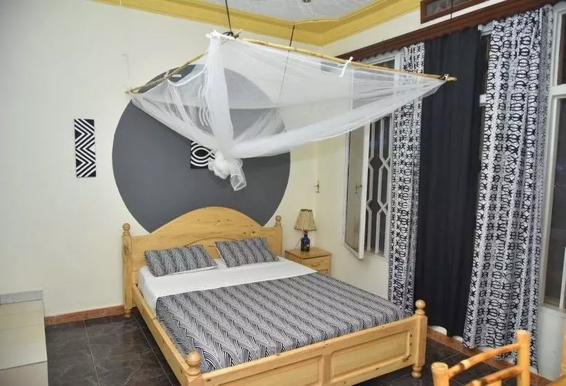 تختخواب و صبحانه Tea House Kigali