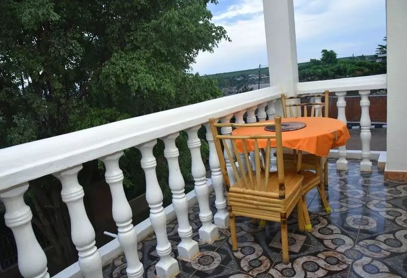 تختخواب و صبحانه Tea House Kigali