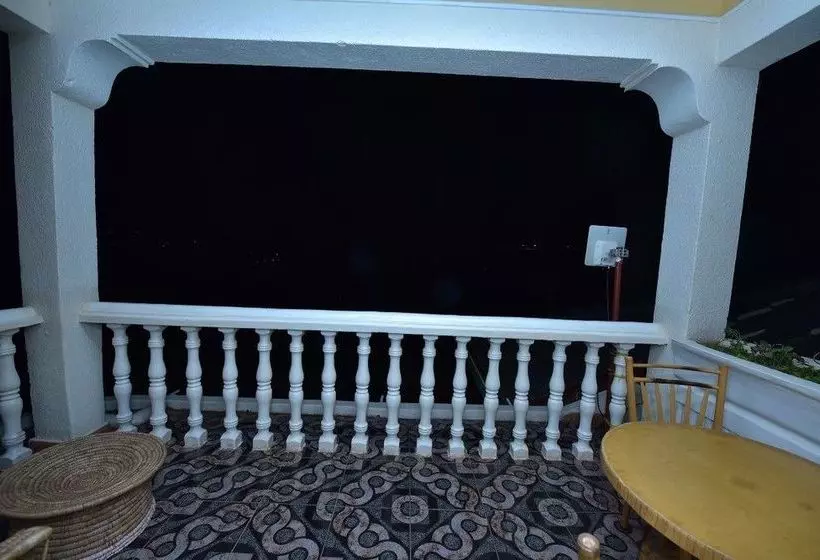 تختخواب و صبحانه Tea House Kigali