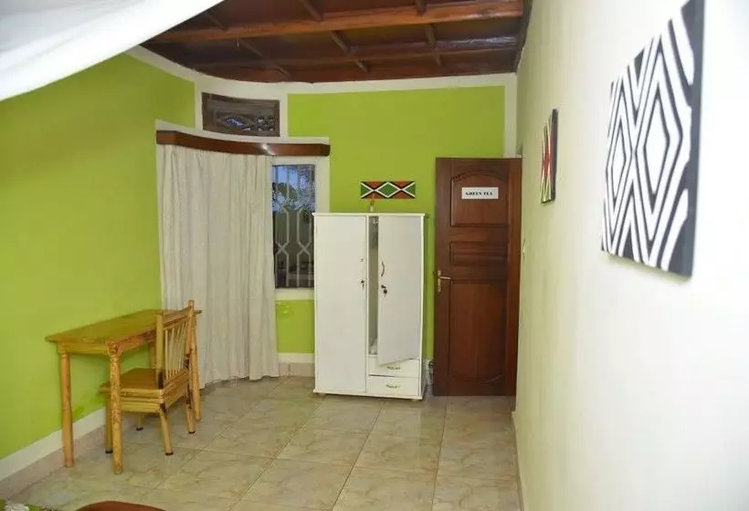 تختخواب و صبحانه Tea House Kigali