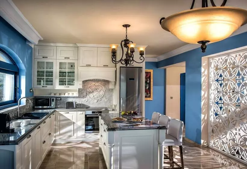 Villa Santorini, Wine Dark Sea Villas