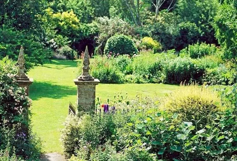 Aamiaismajoitus (B&B) Lower Severalls Farmhouse