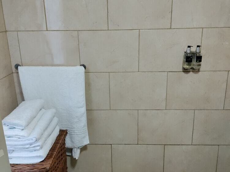 住宿加早餐  Lower Severalls Farmhouse