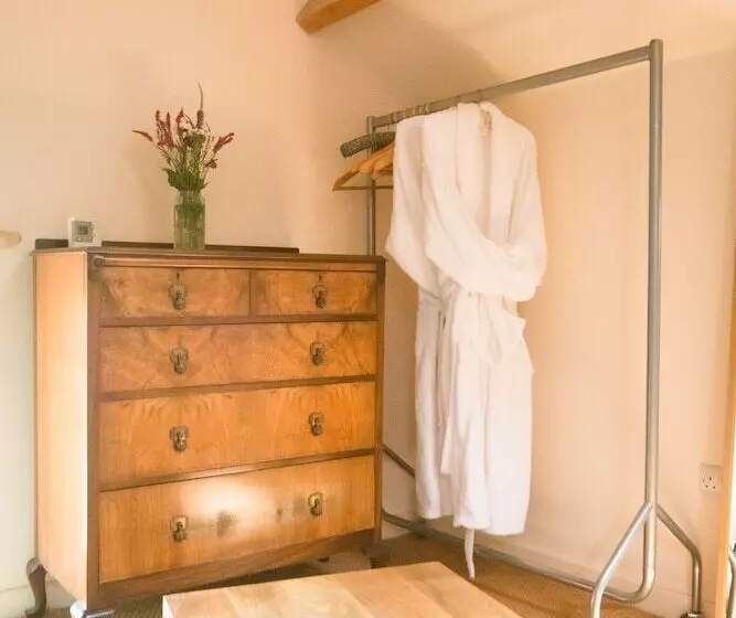 Aamiaismajoitus (B&B) Lower Severalls Farmhouse