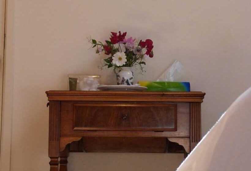 住宿加早餐  Lower Severalls Farmhouse