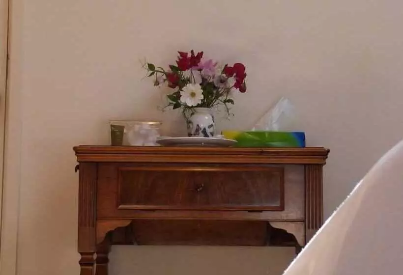 Aamiaismajoitus (B&B) Lower Severalls Farmhouse