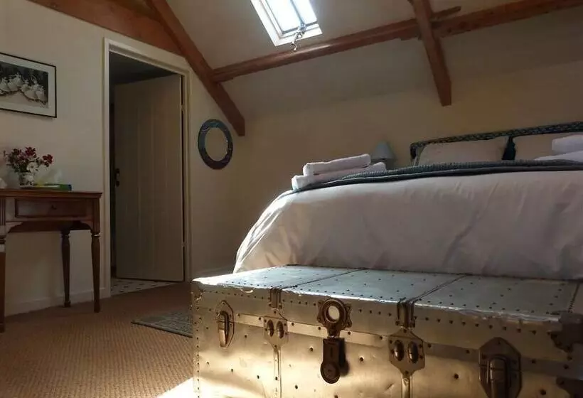 Aamiaismajoitus (B&B) Lower Severalls Farmhouse